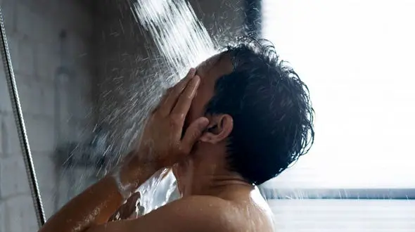 دوش گرم و دوش سرد بگیر + فواید