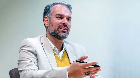 باید با بی‌حجابی قاطعانه برخورد شود اما با فلان روحانی برخورد مومنانه باشد!