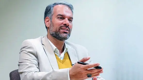 باید با بی‌حجابی قاطعانه برخورد شود اما با فلان روحانی برخورد مومنانه باشد!