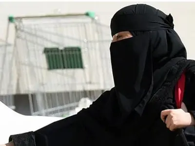 دختر جوان فیلم آزار غیر اخلاقی به دست راننده تاکسی  را منتشر کرد+ فیلم را ببینید