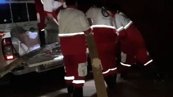 امدادگران هلال احمر در حال تخلیه آب از منازل/سیل زردین کشته نداشت !