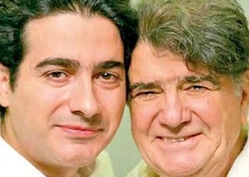 آواز احساسی و سوزناک همایون شجریان  که با غم و اندوه میخواند / ای پرچمت مارا کفن..!