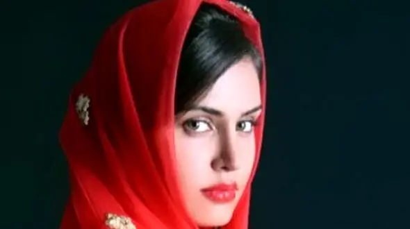 نگاهی دوباره به استایل خاص الناز شاکردوست در جشن حافظ؛ در اوج روزهای کرونایی هم کم‌نظیر بود