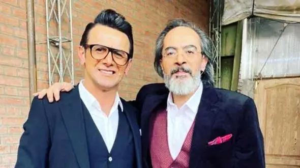 فیلم / امین حیایی: من نظافتچی صدا و سیما بودم .../ یه روز داشتم توی صدا وسیما تِی می‌کشیدم که با کارن همایونفر آشنا شدم .../ بعدش یهویی بازیگر ....