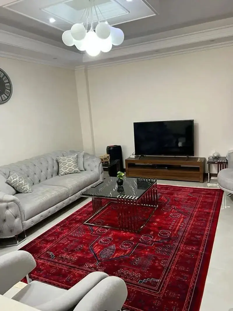 فرش قرمز