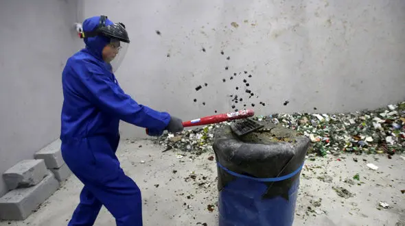 اتاقی مخصوص برای خالی کردن خشم در چین+عکس
