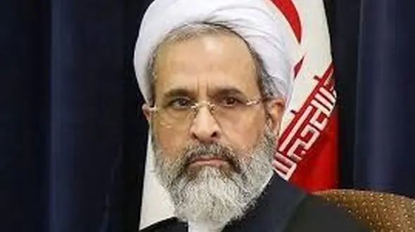 آیت الله اعرافی اقدام وقیحانه نشریه فرانسوی به ساحت رهبر معظم انقلاب را شدیدا محکوم کرد