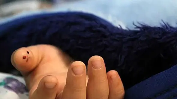 پشت پرده مرگ کودک 6 ساله بعد از خوردن لبنیات یک برند معروف