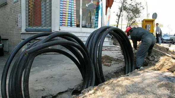 دستور رئیس‌جمهور برای حذف شرکت‌های پیمانکاری و تردید کارگران نسبت به اجرای آن