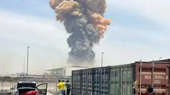 از مهار به موقع دو کامیون تا وضعیت ماشین ها در بندرعباس