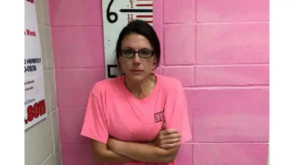 ارتباط شیطانی خانم معلم ورزش با 3 دانش آموز +عکس