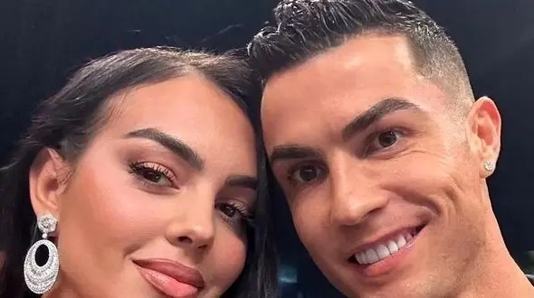 وقتی فرزند پنجم رونالدو به دنیا اومد: خانه‌ی شیرین، جورجینا و دختربچه با ما هستند، اکنون زمان آن رسیده است که...+عکس