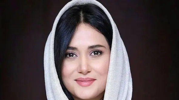 عکس / زیبایی وصف ناپذیر پریناز ایزدیار نسبت به فاحریه اوجن؟ / هم شباهت صددرصدی به بازیگر ترکیه ای هم زیباتر از ...