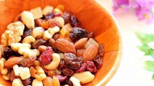 هر روز یک مشت آجیل بخورید