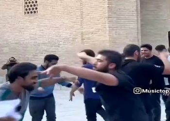 فیلم آواز شاد در دانشگاه برای عروسی دختر و پسر دانشجو  ! / هم دانشگاهی ها قیامت به پا کردن !