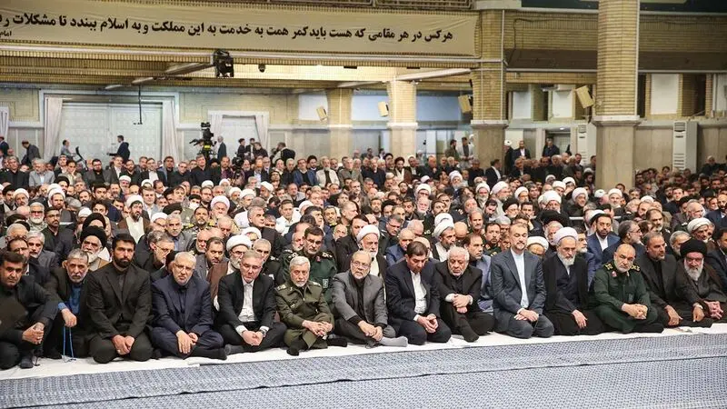 سران قوا، مسئولان و کارگزاران نظام عصر امروز چهارشنبه با رهبر انقلاب اسلامی دیدار کردند. 