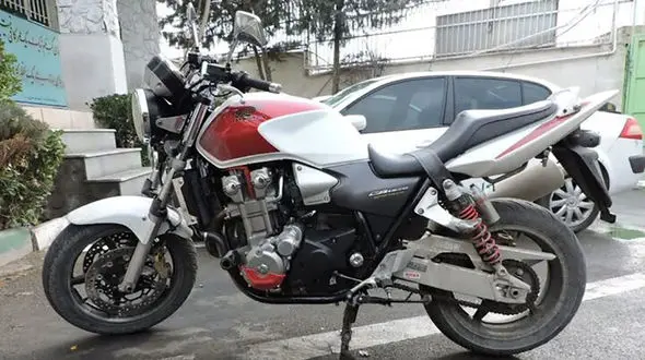 موتورسیکلت میلیاردی توقیف شد + عکس