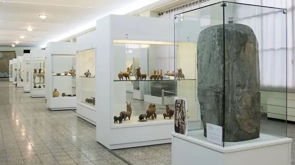 تماشای لمسی آثار موزه ملی ایران برای نابینایان ! + فیلم