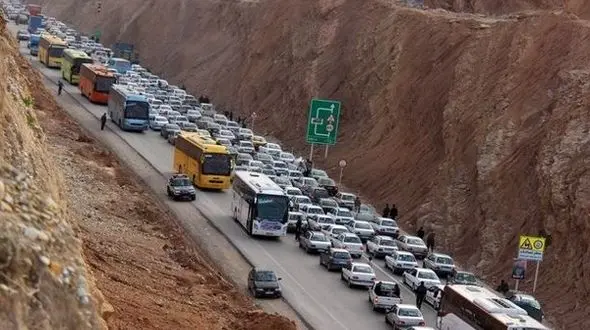 ترافیک نیمه سنگین در آزاد راه تهران -کرج/5 استان کشور برفی می شوند