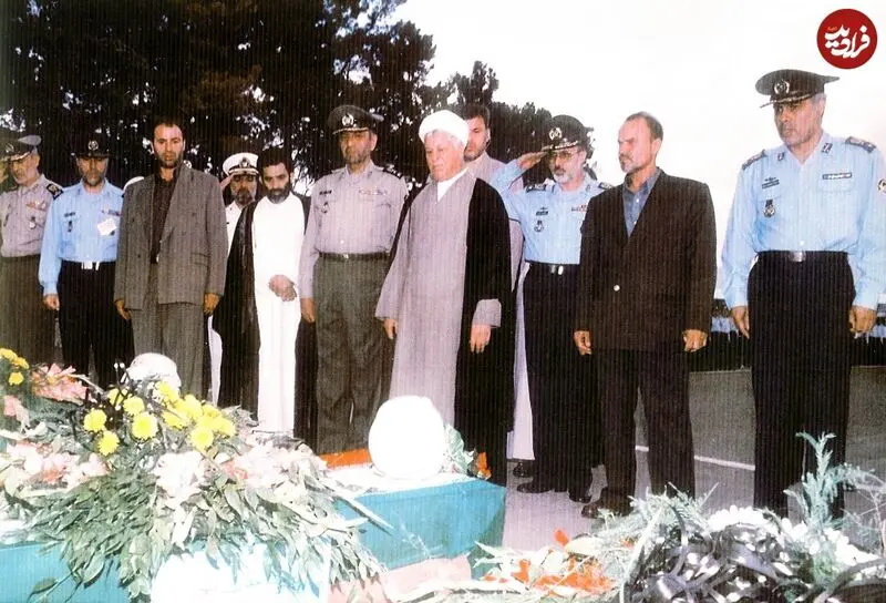 عکس سفر در زمان / «سرلشکر سلیمی و هاشمی رفسنجانی» در کنار پیکر «عباس دوران»؛ سال 81