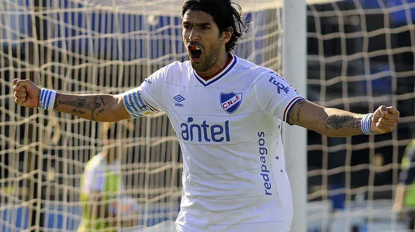 مرد دیوانه وارد گینس شد