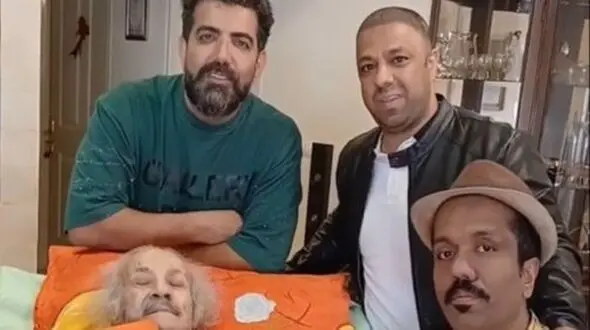 فیلم/نگاهی به چیدمان منزل دلباز و ایرانی سعید پیردوست زمانی که هنرمندان ایرانی به عیادتشان رفتند/ بوفه پر از بلور و کریستال، آشپزخانه مجهز، تخت مخصوص بیمارستان