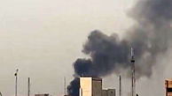 آتش سوزی بزرگ در پالایشگاه آبادان / دود سیاه آسمان شهر را گرفت