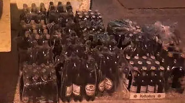 بازداشت مرد سوپرمارکتی بخاطر فروش نوشیدنی ممنوعه + عکس