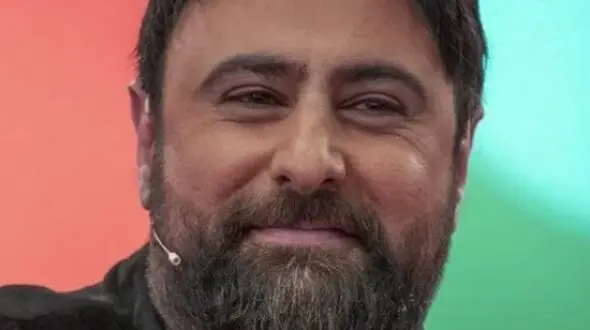 بیوگرافی محمد علیزاده خواننده‌ی مطرح پاپ کشورمان، همسر سارا منجزی پور+ عکس