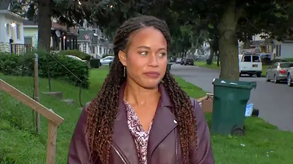 مزاحمت ناموسی برای خانم گزارشگر تلویزیون + فیلم