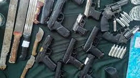 کشف سلاح جنگی و شکاری غیرمجاز در فیروزآباد