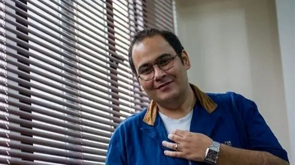 نگاهی به دکوراسیون آشپزخانه امروزی و شیک مرحوم رضا داوودنژاد/ همه جا عکس آتلیه‌ای از خواهرزنش، عسل بدیعی موجوده+عکس