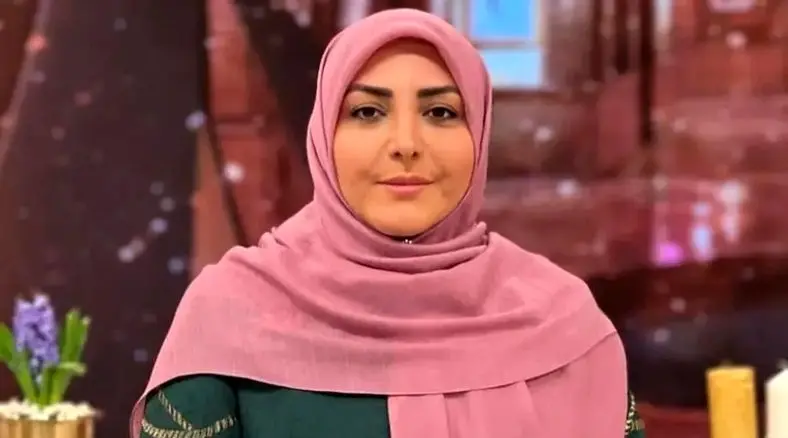 فیلم حاضر جوابی  المیرا شریفی مقدم /  خانم مجری در 19 سالگی خواستگارش را ضربه  فنی کرد / به مامانش گفتم نه اونم گفت تو چیکاره ای ؟!