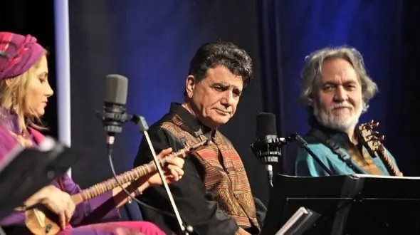 فیلم آواز باشکوه خسروی استاد شجریان /  کل سالن کنسرت لس آنجلس مبهوت صلابت و شکوه صدایش شدند