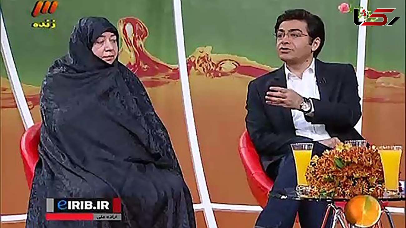 شعرخوانی فرزاد حسنی برای مادرش در برنامه زنده / فیلم