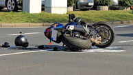 ببینید / برخورد مرگبار موتور سیکلت با تیر چراغ برق