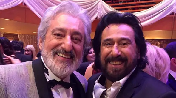 فیلم/ شهرام شب پره در گفت و گو با علی ضیا: ابی زن ذلیل است/حتی بهش زنگ میزنم حالشو بپرسم جواب تلفنمو نمی ده/ من باعث شدم خواننده بمونه!