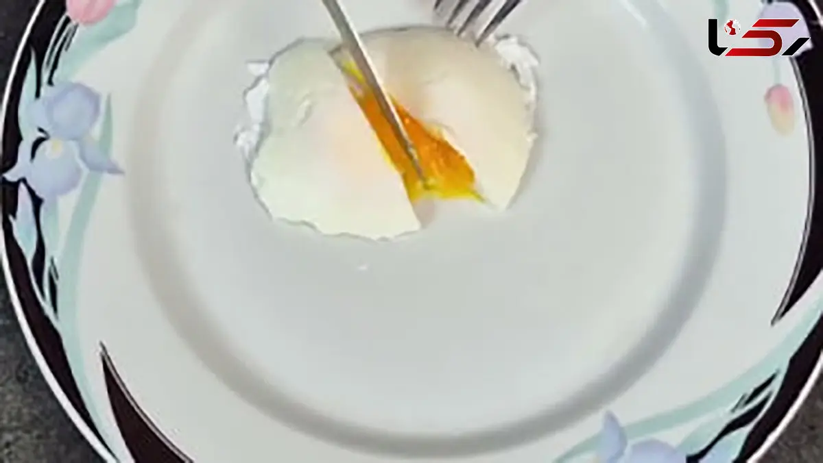 ساده ترین روش پخت تخم مرغ پوچد برای صبحانه + فیلم