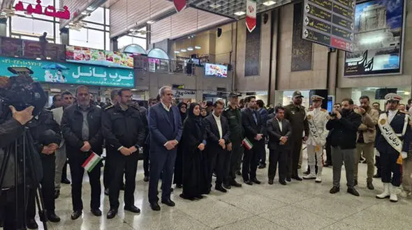 مراسم نمادین ورود رهبر کبیر انقلاب اسلامی به میهن برگزار شد