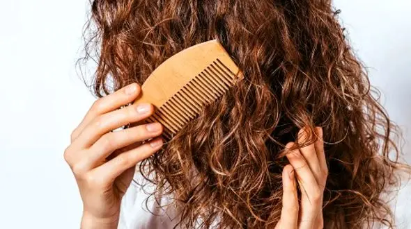 چگونه موهای خود را در برابر گرمای شدید آفتاب محافظت کنیم؟