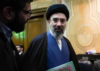 4 عکس از مجتبی خامنه ای فرزند رهبر شهید در مکانی که حیرت می کنید 