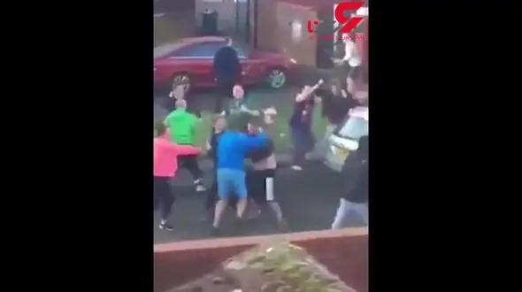 دو خانواده پر جمعیت با چوب و سنگ به جان هم افتادند + فیلم 