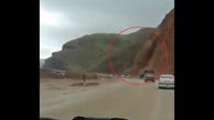 فیلم لحظه سقوط سنگ روی خودروها در جاده جم فیروزآباد+عکس