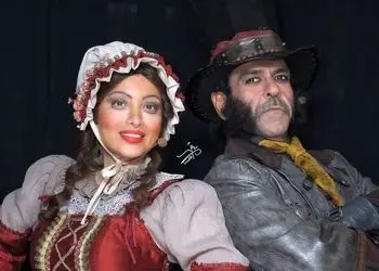 عکس اکران روز/ نگاهی به تیپ و استایل ویکتوریایی بهنوش طباطبایی در پشت صحنه نمایش الیور توئیست با حضور هوتن شکیبا، سیامک انصاری، بانیپال شومون