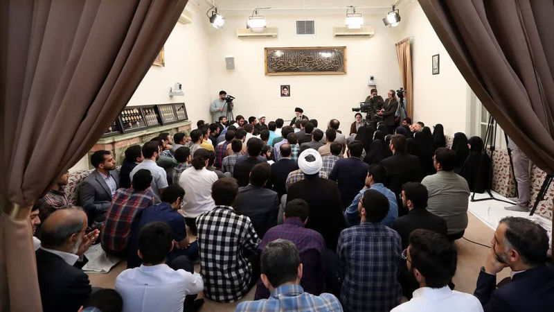 رهبر معظم انقلاب در دیدار جمعی از نخبگان و مدال‌آوران علمی کشورمان