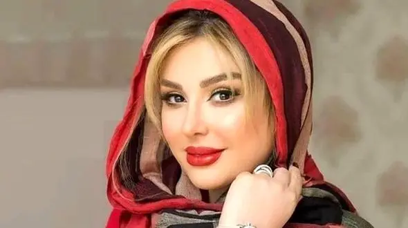 فیلم تیپ و استایل سورپرایزی نیوشا ضیغمی با ترکیب مشکی و طلایی 