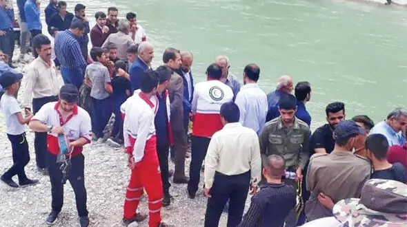 از مرگ زن جوان در زاینده رود تا غرق شدن مامور پلیس با پسرش در دریای خزر
