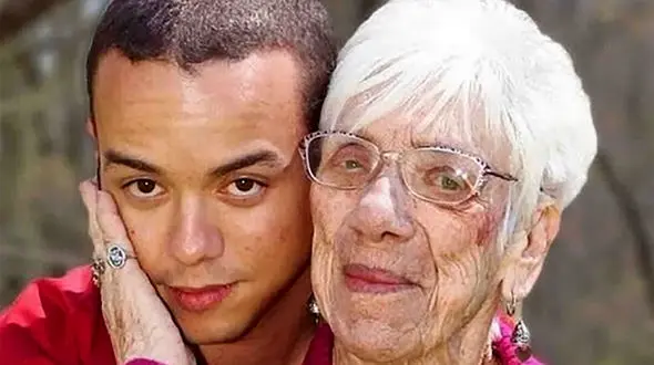 شوگرمامی چیست؟ + معرفی شوگرمامی های معروف جهان