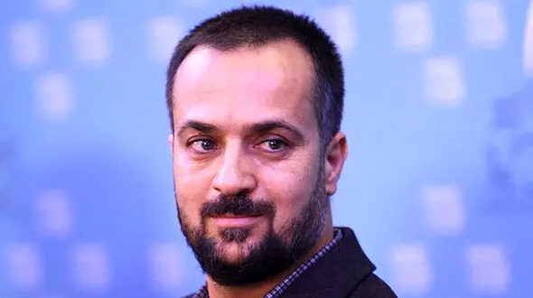 خوانندگی غش آور احمد مهرانفر، ارسطوی سریال پایتخت به زبان محلی با اصرار شهاب حسینی/ فقط خنده هاش+ویدئو