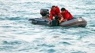 نجات ۴ نفر از سرنشینان قایق غیر مجاز در آب های بندر تیاب